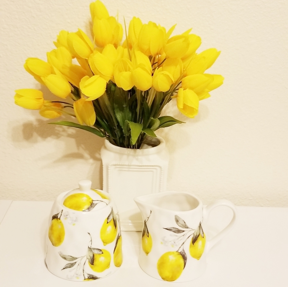 Lemon creamer and sugar